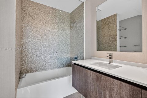 Снять в аренду кондоминиум в Майами, Флорида 3 спальни, 155.7м2, № 2040764 - фото 27