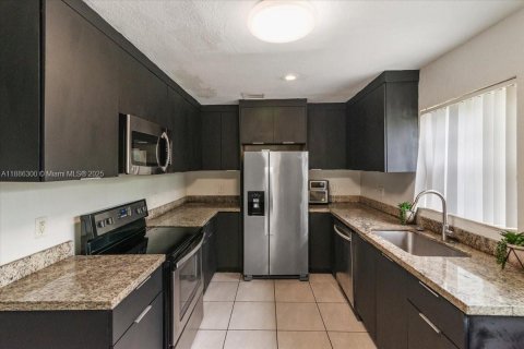 Casa en venta en Fort Lauderdale, Florida, 3 dormitorios, 90.58 m2 № 1937327 - foto 4