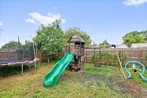 Casa en venta en Fort Lauderdale, Florida, 3 dormitorios, 90.58 m2 № 1937327 - foto 15