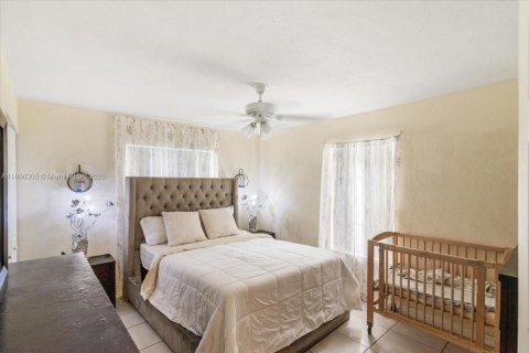 Casa en venta en Fort Lauderdale, Florida, 3 dormitorios, 90.58 m2 № 1937327 - foto 8