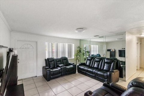 Casa en venta en Fort Lauderdale, Florida, 3 dormitorios, 90.58 m2 № 1937327 - foto 6
