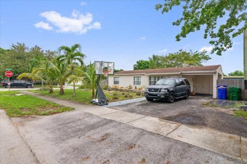 Casa en venta en Fort Lauderdale, Florida, 3 dormitorios, 90.58 m2 № 1937327 - foto 1