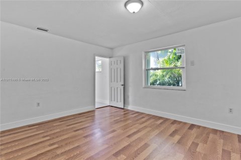 Villa ou maison à louer à Sweetwater, Floride: 3 chambres, 158.58 m2 № 1970645 - photo 9