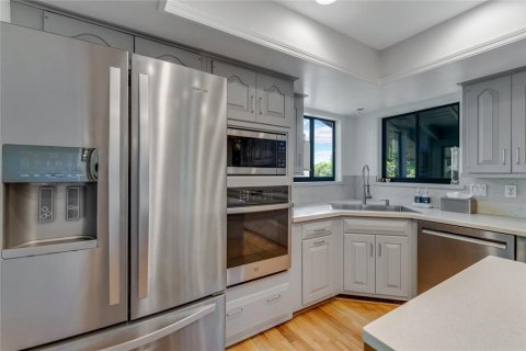 House in New Smyrna Beach, Florida 6 bedrooms, 323.95 sq.m. № 1673435 - photo 9