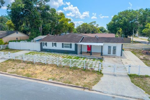 Villa ou maison à louer à Mount Dora, Floride: 3 chambres, 113.43 m2 № 2147711 - photo 2