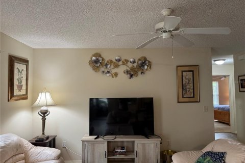 Casa en alquiler en The Villages, Florida, 2 dormitorios, 107.77 m2 № 1834741 - foto 2