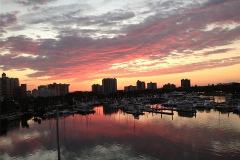 Condo in Sarasota, Florida, 3 bedrooms  № 2094608