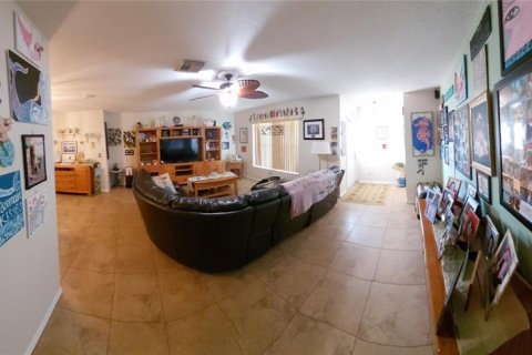 Villa ou maison à vendre à Sun City Center, Floride: 2 chambres, 163.14 m2 № 2415085 - photo 2