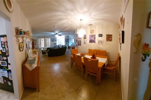 Villa ou maison à vendre à Sun City Center, Floride: 2 chambres, 163.14 m2 № 2415085 - photo 6