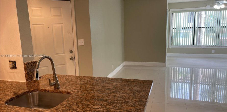 Condominio en Davie, Florida, 1 dormitorio  № 1938605