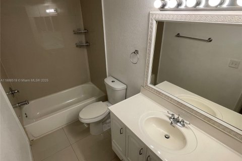 Condo in Davie, Florida, 1 bedroom № 1938605 - photo 16