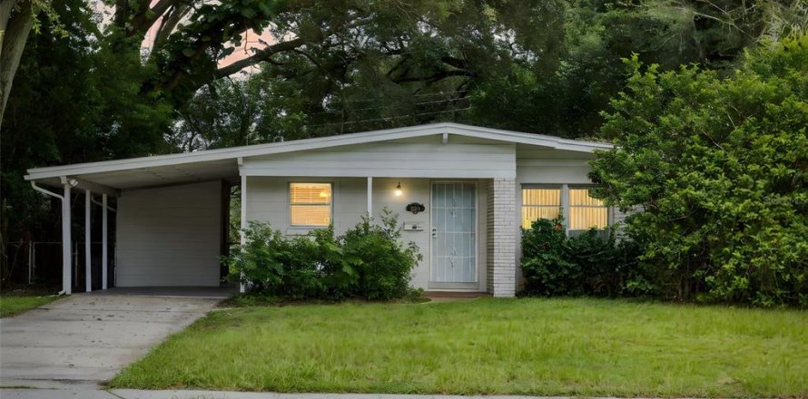 House in Sanford, Florida 3 bedrooms, 101.64 sq.m. № 1901808