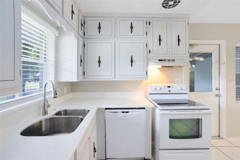 House in Sanford, Florida 3 bedrooms, 101.64 sq.m. № 1901808 - photo 8