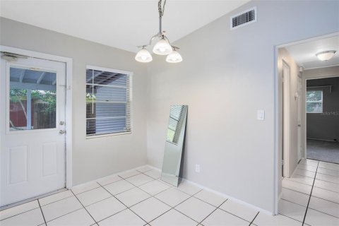 House in Sanford, Florida 3 bedrooms, 101.64 sq.m. № 1901808 - photo 9