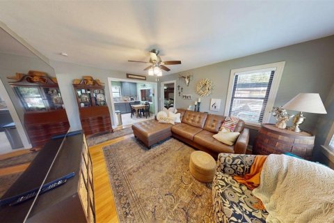 House in Tampa, Florida 2 bedrooms, 104.05 sq.m. № 1873684 - photo 14