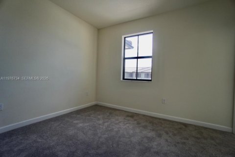 House in Hialeah, Florida 3 bedrooms, 123.93 sq.m. № 2040570 - photo 18