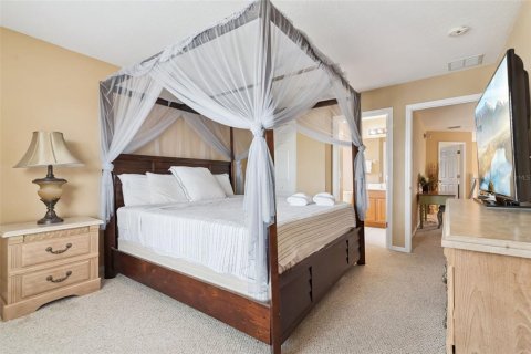 House in Davenport, Florida 6 bedrooms, 257.43 sq.m. № 2212852 - photo 6