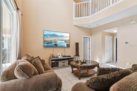 House in Davenport, Florida 6 bedrooms, 257.43 sq.m. № 2212852 - photo 27