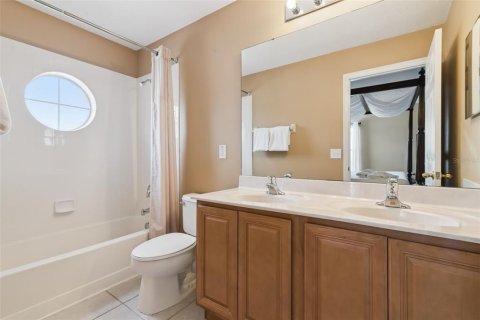 House in Davenport, Florida 6 bedrooms, 257.43 sq.m. № 2212852 - photo 15