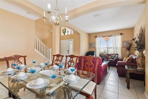 House in Davenport, Florida 6 bedrooms, 257.43 sq.m. № 2212852 - photo 14