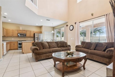House in Davenport, Florida 6 bedrooms, 257.43 sq.m. № 2212852 - photo 7