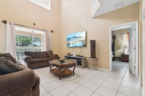 House in Davenport, Florida 6 bedrooms, 257.43 sq.m. № 2212852 - photo 28