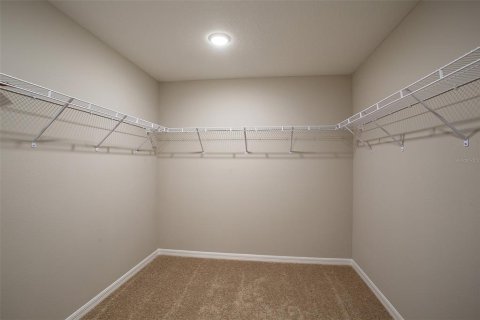 House in Zephyrhills, Florida 5 bedrooms, 268.67 sq.m. № 1791879 - photo 24