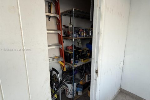 Villa ou maison à louer à Hollywood, Floride: 2 chambres, 102.01 m2 № 1996013 - photo 26