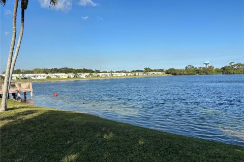 Villa ou maison à louer à Hollywood, Floride: 2 chambres, 102.01 m2 № 1996013 - photo 28
