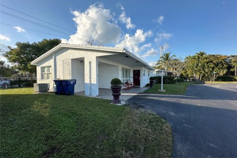 Villa ou maison à louer à Hollywood, Floride: 2 chambres, 102.01 m2 № 1996013 - photo 2