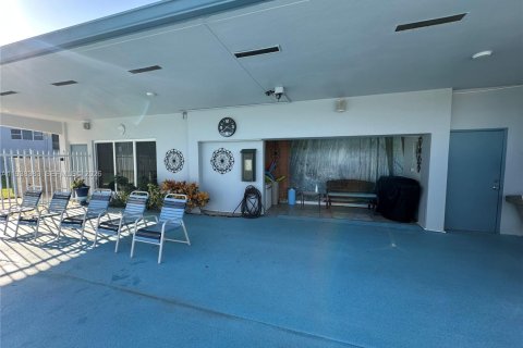 Villa ou maison à louer à Hollywood, Floride: 2 chambres, 102.01 m2 № 1996013 - photo 30