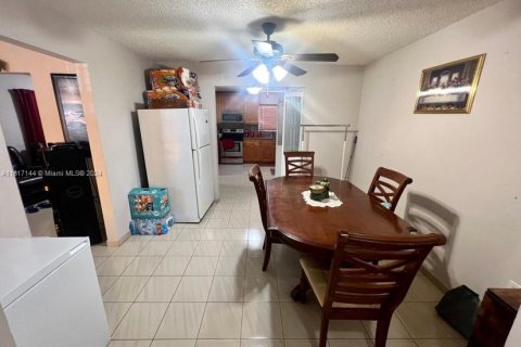 Immobilier commercial à vendre à Miami, Floride: 265.42 m2 № 2022886 - photo 7