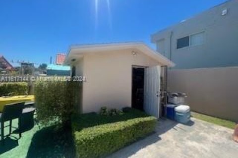 Immobilier commercial à vendre à Miami, Floride: 265.42 m2 № 2022886 - photo 20