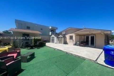 Immobilier commercial à vendre à Miami, Floride: 265.42 m2 № 2022886 - photo 19