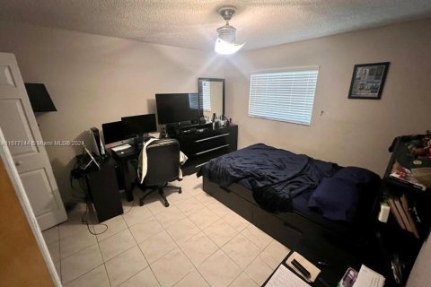 Immobilier commercial à vendre à Miami, Floride: 265.42 m2 № 2022886 - photo 16