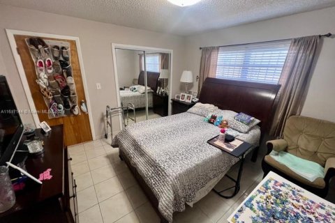Immobilier commercial à vendre à Miami, Floride: 265.42 m2 № 2022886 - photo 14