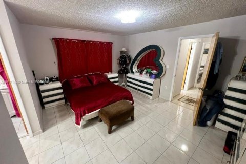 Immobilier commercial à vendre à Miami, Floride: 265.42 m2 № 2022886 - photo 8