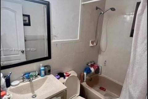 Immobilier commercial à vendre à Miami, Floride: 265.42 m2 № 2022886 - photo 15