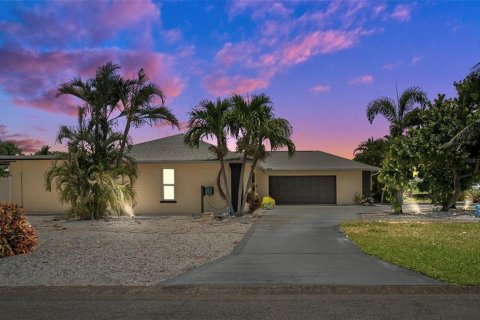 Casa en venta en Bradenton, Florida, 3 dormitorios, 184.32 m2 № 1851831 - foto 1