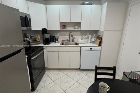 Снять в аренду кондоминиум в Санни-Айлс-Бич, Флорида 2 спальни, 113.34м2, № 2032188 - фото 13