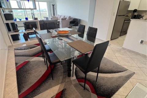 Снять в аренду кондоминиум в Санни-Айлс-Бич, Флорида 2 спальни, 113.34м2, № 2032188 - фото 5