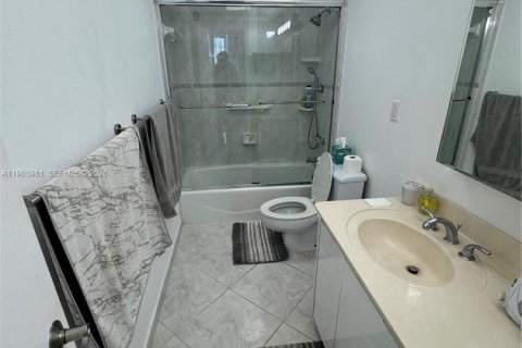 Снять в аренду кондоминиум в Санни-Айлс-Бич, Флорида 2 спальни, 113.34м2, № 2032188 - фото 12