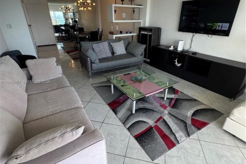 Снять в аренду кондоминиум в Санни-Айлс-Бич, Флорида 2 спальни, 113.34м2, № 2032188 - фото 6