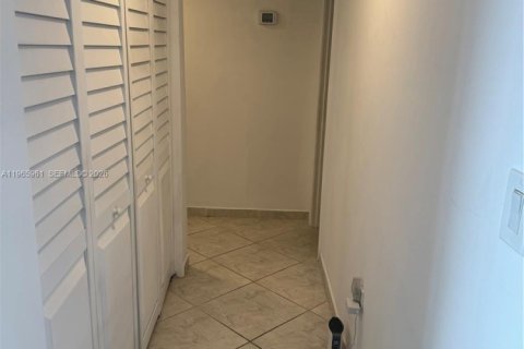 Снять в аренду кондоминиум в Санни-Айлс-Бич, Флорида 2 спальни, 113.34м2, № 2032188 - фото 17