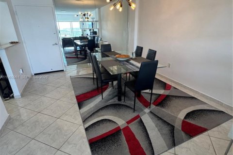 Снять в аренду кондоминиум в Санни-Айлс-Бич, Флорида 2 спальни, 113.34м2, № 2032188 - фото 7