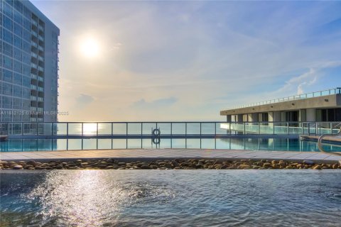 Condominio en venta en Miami Beach, Florida, 1 dormitorio, 61.5 m2 № 1938203 - foto 13