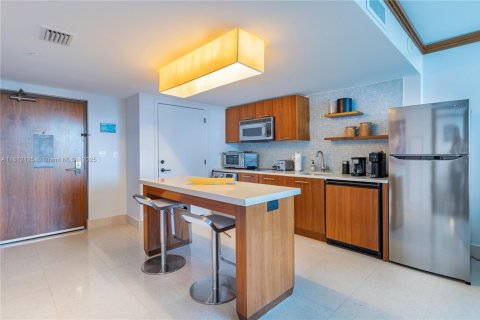 Condominio en venta en Miami Beach, Florida, 1 dormitorio, 61.5 m2 № 1938203 - foto 3