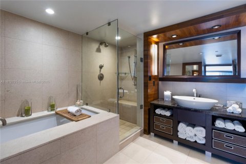 Condominio en venta en Miami Beach, Florida, 1 dormitorio, 61.5 m2 № 1938203 - foto 7