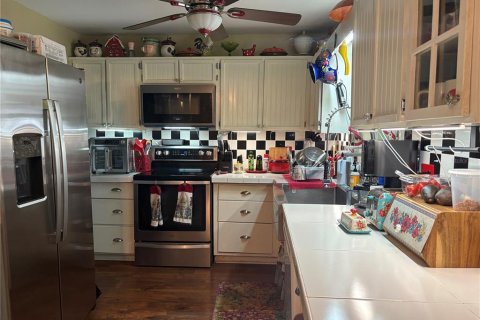 House in Seffner, Florida 4 bedrooms, 120.77 sq.m. № 1894457 - photo 6