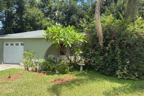 House in Seffner, Florida 4 bedrooms, 120.77 sq.m. № 1894457 - photo 20